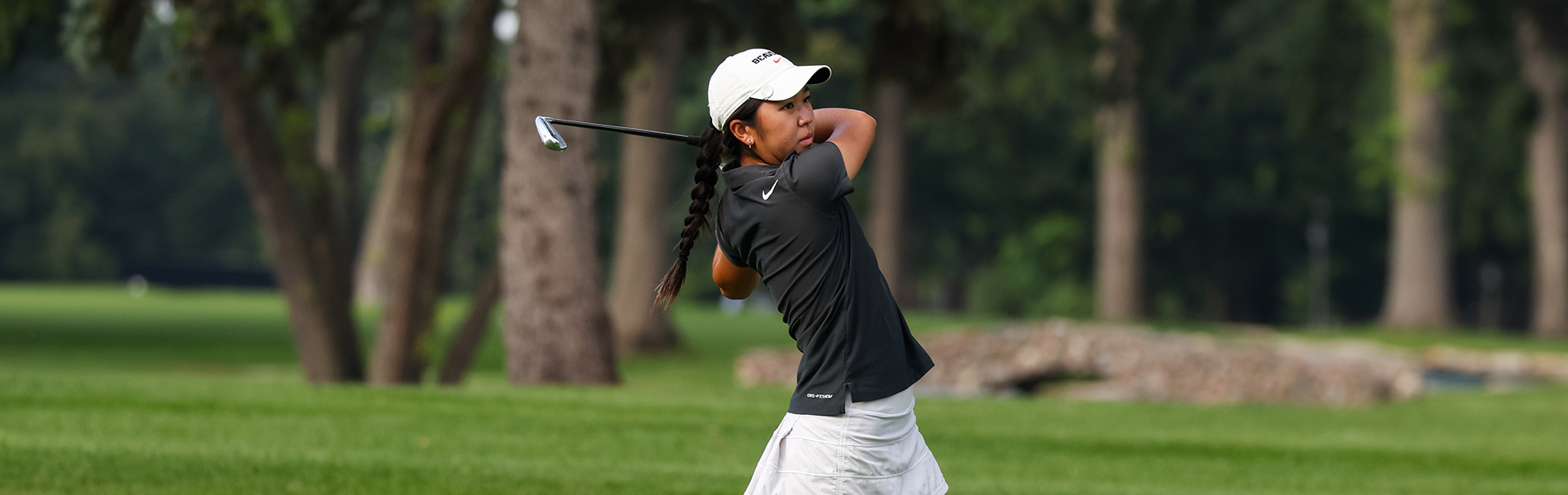 Co-medalists advance as quarterfinal field takes shape